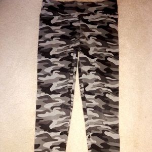 Pink Victoria Secret Ultimate Camo Leggings